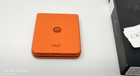 Good
													Motorola Razr (2024) - Unlocked, Orange, 256 GB, 8 GB, photo 2 of 8