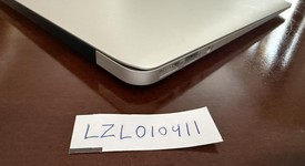 Good
													MacBook Air 2017 - 13" - I5, Silver, 1 TB, 8 GB, photo 3 of 18