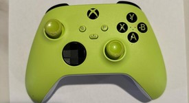 Good
													Xbox Wireless Controller (2020) - Yellow, Electric Volt, photo 3 of 6