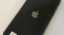 Good
													Apple iPhone SE 2nd Gen 2020 - Unlocked, Black, 64 GB, A2275, photo 3 of 6