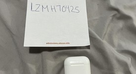 Used
													Apple AirPods 1st Gen - Lightning Case, photo 1 of 8