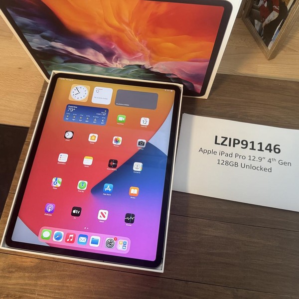 Apple iPad Pro 12.9 inch 4th Gen 2020 - Unlocked, 128 GB, Gray, A2069