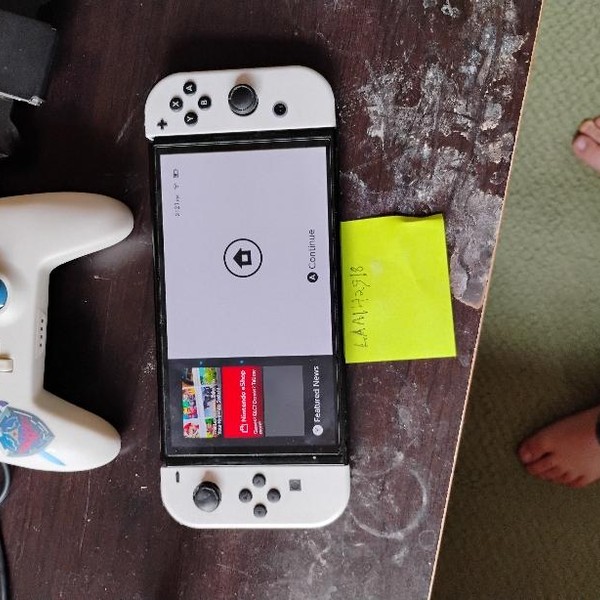 Nintendo Switch - OLED - 64 GB, White