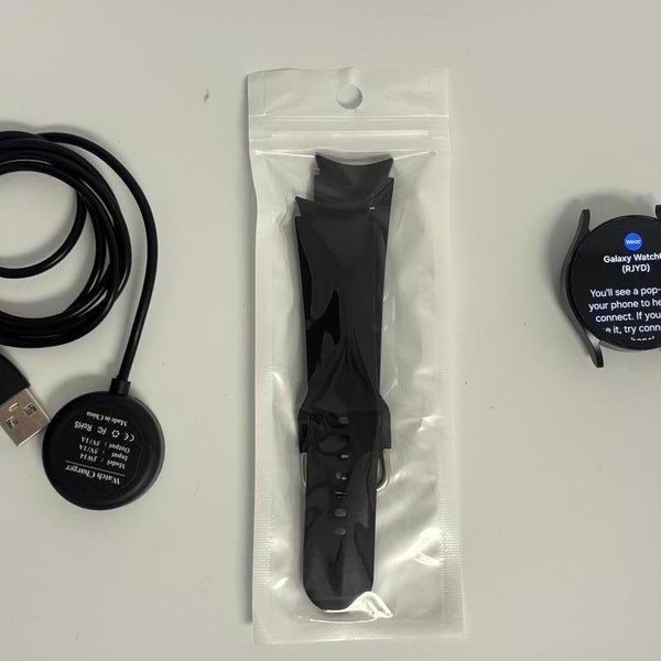 Samsung Galaxy Watch6 - Unlocked, Graphite, 40mm