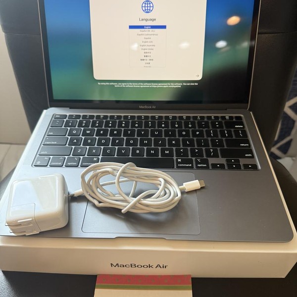 MacBook Air 2020 - 13 inch - Apple M1, Gray, 256 GB, 8 GB