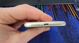 Good
													Apple iPhone 11 - Unlocked, White, 64 GB, A2111, photo 4 of 8