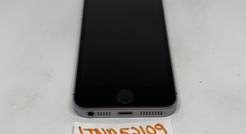 Good
													Apple iPhone SE 1st Gen 2016 - AT&T, Grey, 32 GB, A1662, photo 3 of 8