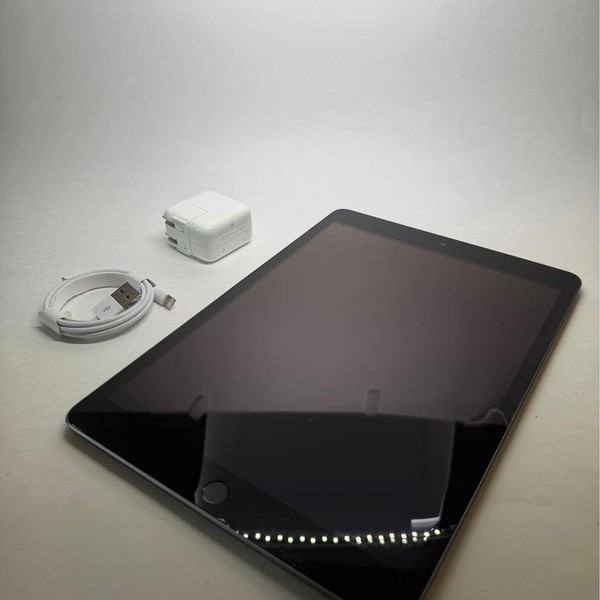 Apple iPad (9th Gen) - Wi-Fi, 64 GB, Gray, A2602