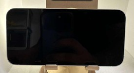 Mint
													Apple iPhone 12 - Unlocked, White, 128 GB, A2172, photo 4 of 6