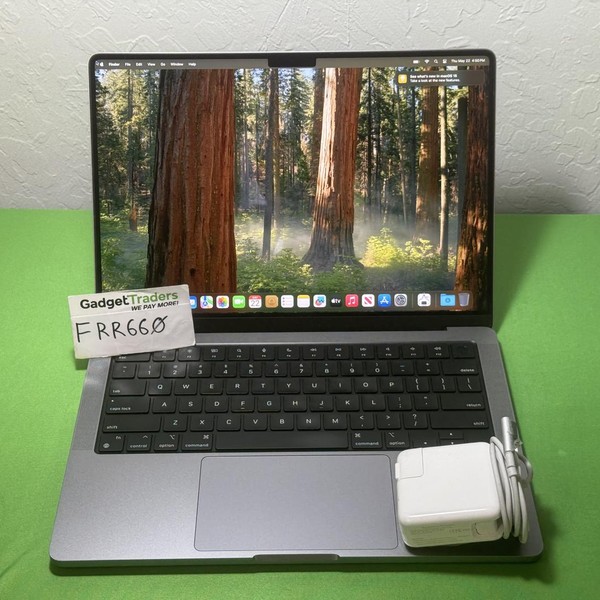 MacBook Pro 2021 - 14 inch - 512 GB, Silver, 16 GB, Apple M1 Pro 8-core