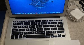 Good
													MacBook Air 2017 - 13" - I5, Silver, 128 GB, 8 GB, photo 1 of 5