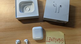 Used
													Apple AirPods 2nd Gen - Lightning Case, photo 1 of 9