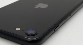 Good
													Apple iPhone SE 2nd Gen 2020 - Unlocked, Black, 64 GB, A2275, photo 4 of 6