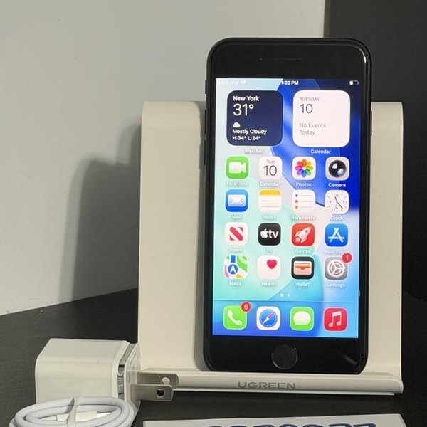 Apple iPhone SE 3rd Gen 2022 - Unlocked, 64 GB, Midnight, A2595