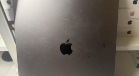 Fair
													Apple iPad Pro 12.9" 6th Gen 2022 - Unlocked, Gray, 128 GB, photo 4 of 4