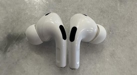 Used
													Apple AirPods Pro 2nd Gen - Lightning, photo 4 of 5
