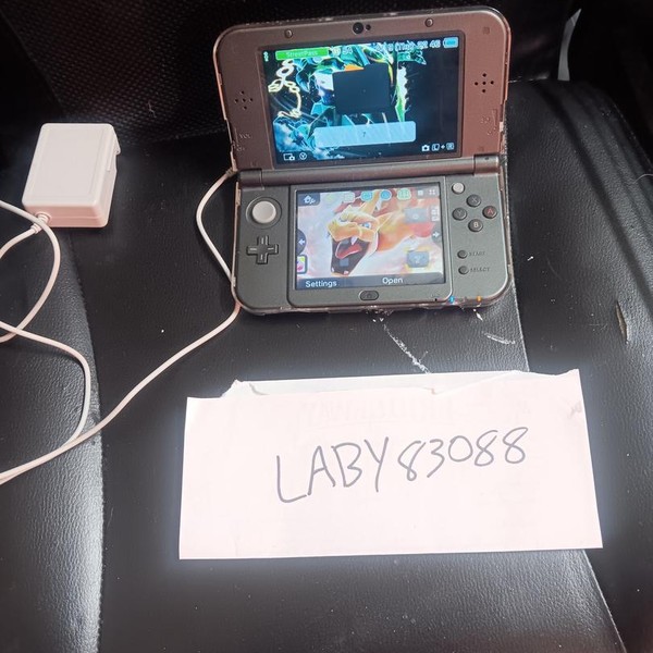 New Nintendo 3DS XL - 1 GB, Black