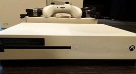 Mint
													Xbox One S (2016) - White, 2 TB, photo 5 of 6