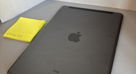 Good
													Apple iPad 9th Gen - Unlocked, Gray, 64 GB, A2603, photo 4 of 5