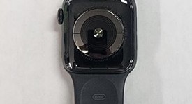 Mint
													Apple Watch Series 5 40mm - Unlocked, Black, A2094 Cellular, Stainless Steel, photo 3 of 5