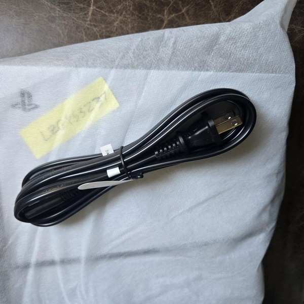 PlayStation 5 Slim Standard Edition (2023) - 1 TB, White