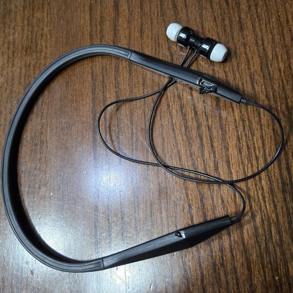 Plantronics BackBeat 100 Wireless Earbuds - Black