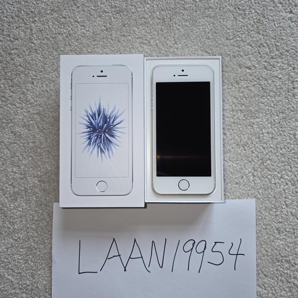 Apple iPhone SE 1st Gen 2016 - Unlocked, 32 GB, Silver, A1662