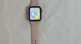 Good
													Apple Watch Series 4 40mm - Gold, A1977 - GPS, Aluminum, photo 3 of 16