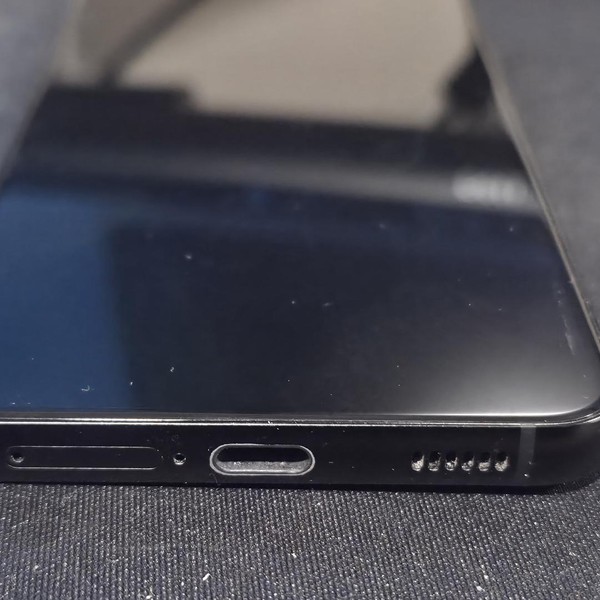 Samsung Galaxy S22 - Unlocked, 256 GB, Graphite, 8 GB, SM-S901U1