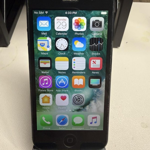 Apple iPhone 5 - Unlocked, 16 GB, Black, A1428