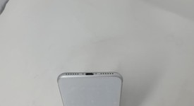 Good
													Apple iPhone SE 2nd Gen 2020 - Unlocked, White, 64 GB, A2275, photo 5 of 5