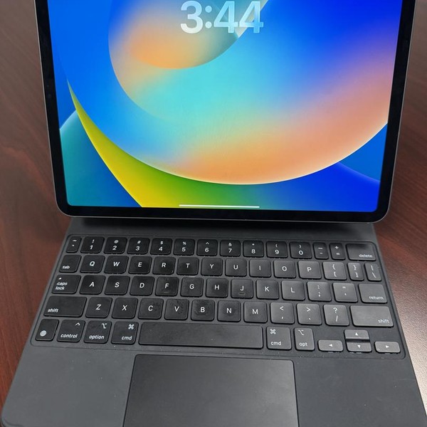 Apple iPad Pro 11 inch 4th Gen 2022 - AT&T, 256 GB, Gray