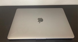 Good
													MacBook Pro 2018 (With Touch Bar) - 13" - I7, Gray, 256 GB, 16 GB, photo 4 of 9