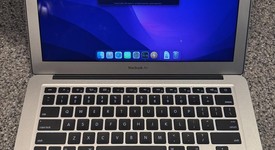 Good
													MacBook Air 2017 - 13" - I5, Silver, 512 GB, 8 GB, photo 1 of 21