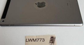 Good
													Apple iPad 6th Gen - Unlocked, Gray, 32 GB, A1954, photo 5 of 7