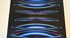 Mint
													Apple iPad Pro 12.9" 6th Gen 2022 - Unlocked, Silver, 2 TB, photo 4 of 11