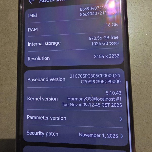 Huawei Mate XT Ultimate - Unlocked Non-US, 1 TB, Red, 16 GB