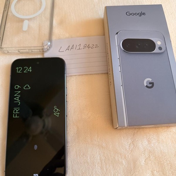 Google Pixel 10 Pro XL - Unlocked, 256 GB, Moonstone, GUL82