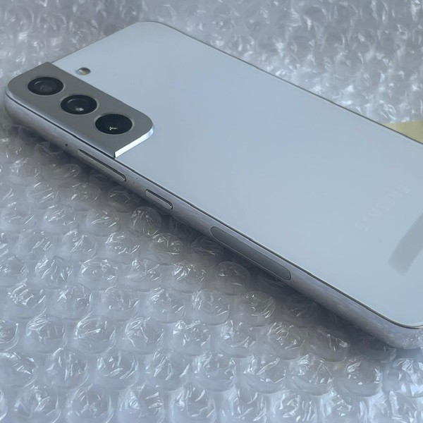 Samsung Galaxy S22 - Unlocked, 128 GB, White, 8 GB, SM-S901U1