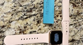 Mint
													Apple Watch Series 5 40mm - Gold, A2092 - GPS, Aluminum, photo 1 of 13