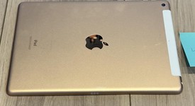 Good
													Apple iPad 8th Gen - Unlocked, Gold, 32 GB, A2428, photo 4 of 6