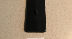 Good
													Apple iPhone SE 2nd Gen 2020 - Sprint, Black, 64 GB, A2275, photo 5 of 7