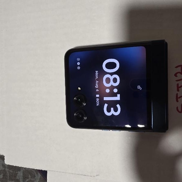 Motorola Razr (2025) - Unlocked, 256 GB, Blue, 8 GB