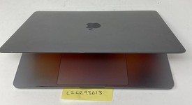 Good
													MacBook Pro 2017 (No Touch Bar) - 13" - I5, Gray, 256 GB, 8 GB, photo 4 of 8