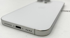 Good
													Apple iPhone 16 Pro Max - Unlocked, White, 256 GB, A3084, photo 5 of 5