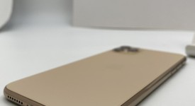 Fair
													Apple iPhone 11 Pro Max - Unlocked, Gold, 256 GB, A2161, photo 4 of 9