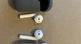 Used
													Apple AirPods 1st Gen - Wireless Case, photo 1 of 3