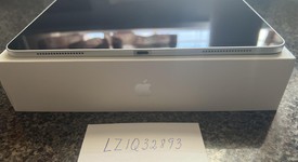 Mint
													Apple iPad Pro 12.9" 4th Gen 2020 - Unlocked, Silver, 128 GB, A2069, photo 2 of 10