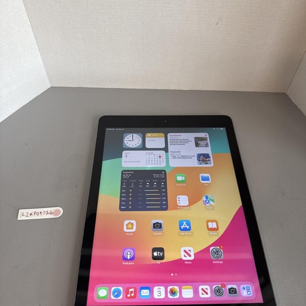 Apple iPad 6th Gen - Wi-Fi, 32 GB, Gray, A1893