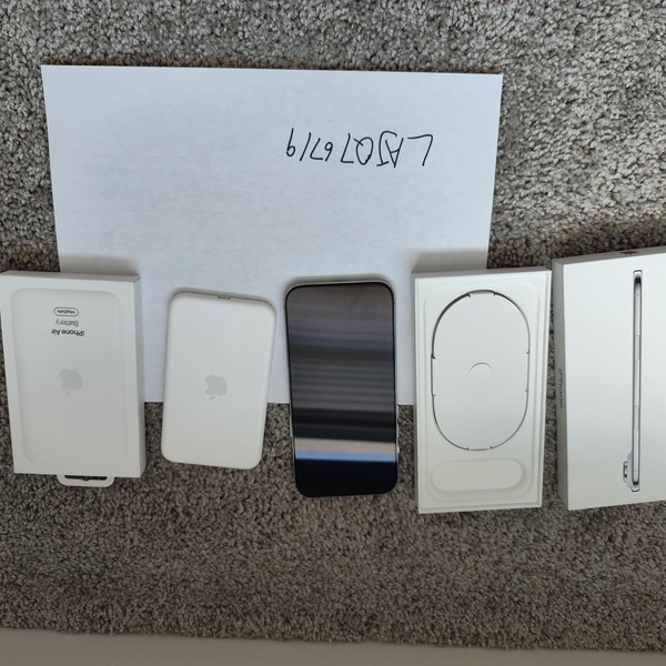 Apple iPhone Air - Unlocked, 256 GB, Cloud White, A3260